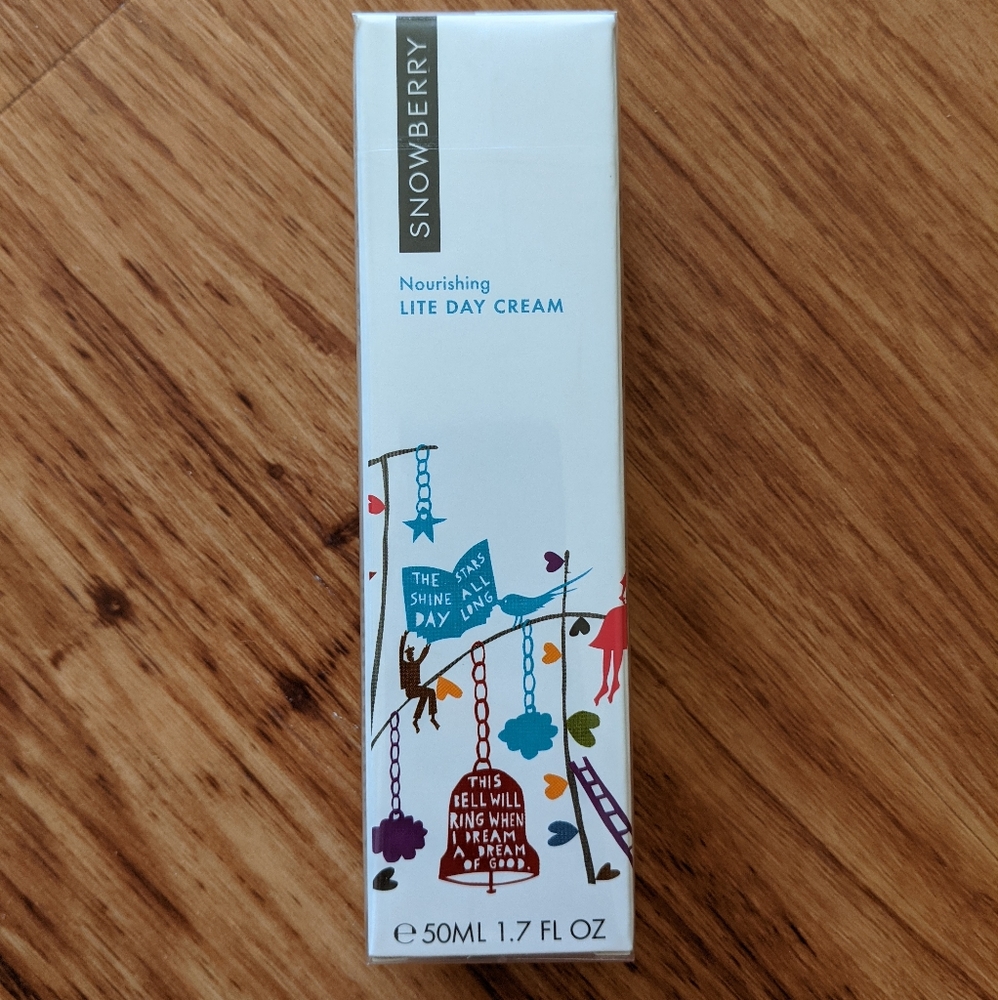 Snowberry nourishing lite day cream